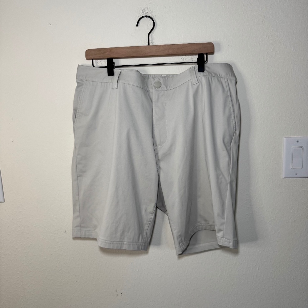 Rhone Performance Commuter Shorts Men's Size 38 Beige Classic